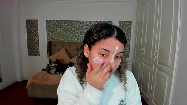 Mayaa ross online show from 23, 9, 2025