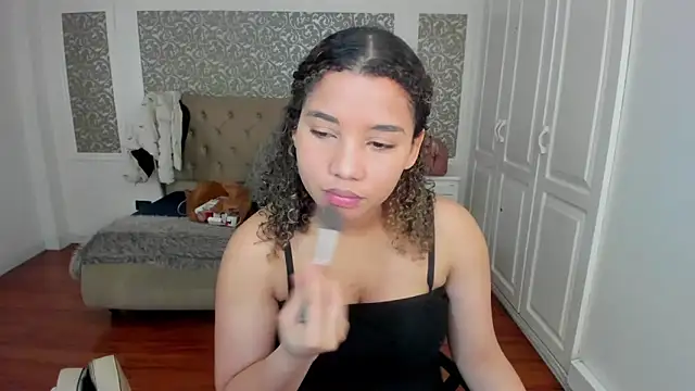 Mayaa ross online show from 7, 10, 2025