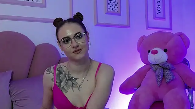 Abby  White online show from 28, 1, 2025