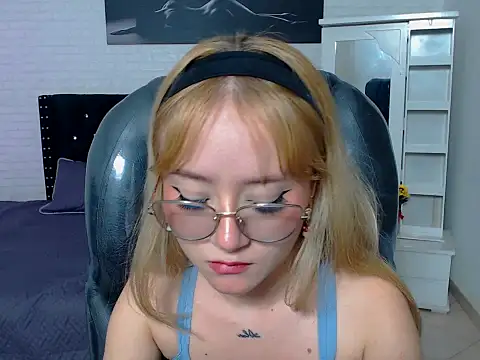 roselestrange online show from 4, 2, 2026