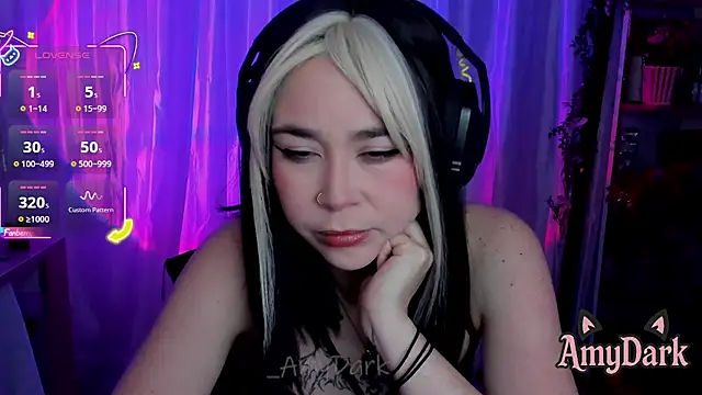 Snapshot of _AmyDark chatting on 10, 10, 2025 AmyDark online show from 10, 10, 2025