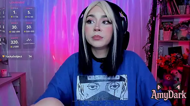 Snapshot of _AmyDark chatting on 4, 11, 2025 AmyDark online show from 4, 11, 2025