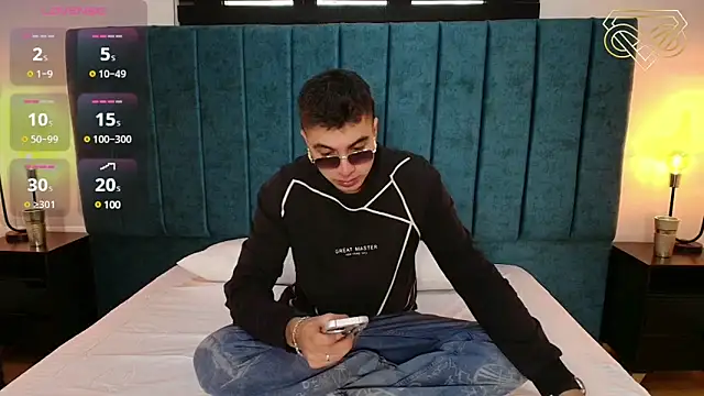 Amadeo Wild online show from 18, 12, 2024