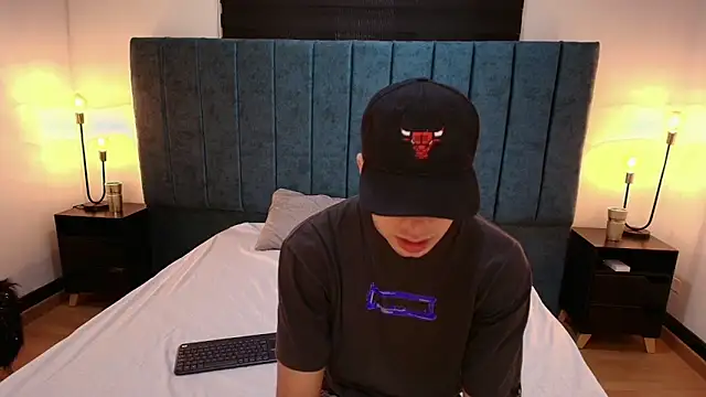 Amadeo Wild online show from 29, 12, 2024