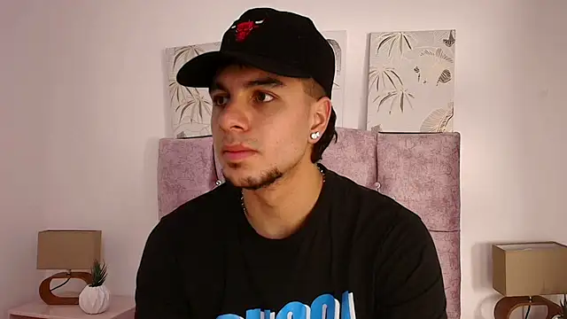 Amadeo Wild online show from 8, 2, 2025