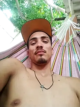 Snapshot of jeremy_scott chatting on 24, 9, 2025 jeremy scott online show from 24, 9, 2025