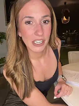 lola tentatiion online show from 15, 1, 2025