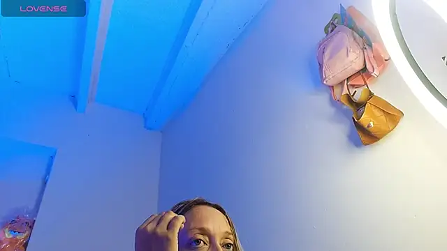 Snapshot of emma_collson chatting on 3, 12, 2025 emma collson online show from 3, 12, 2025