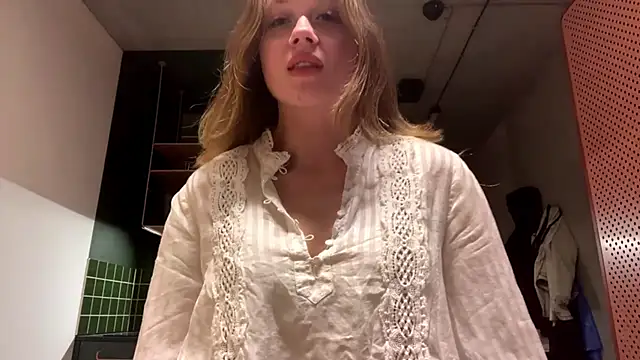 Snapshot of Celeste_Glow chatting on 2, 12, 2024 Celeste Glow online show from 2, 12, 2024