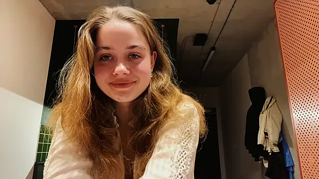 Snapshot of Celeste_Glow chatting on 3, 12, 2024 Celeste Glow online show from 3, 12, 2024