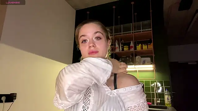 Snapshot of Celeste_Glow chatting on 21, 2, 2025 Celeste Glow online show from 21, 2, 2025