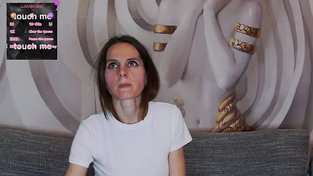 hailey peach online show from 2, 3, 2025