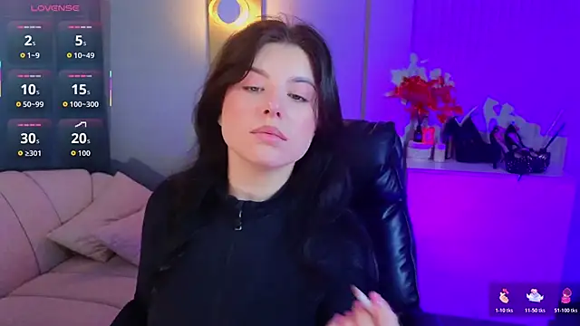 Jenna Adams  online show from 7, 11, 2025