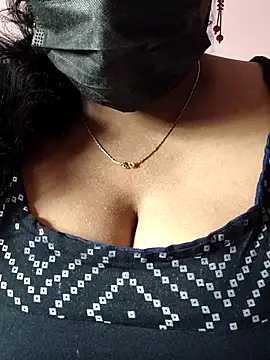 mallu-sumi online show from 28, 11, 2025