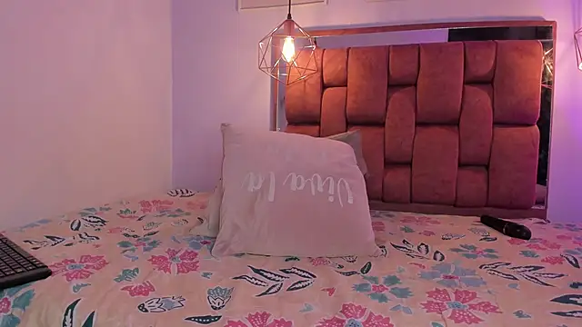 kristakinnky online show from 13, 11, 2025