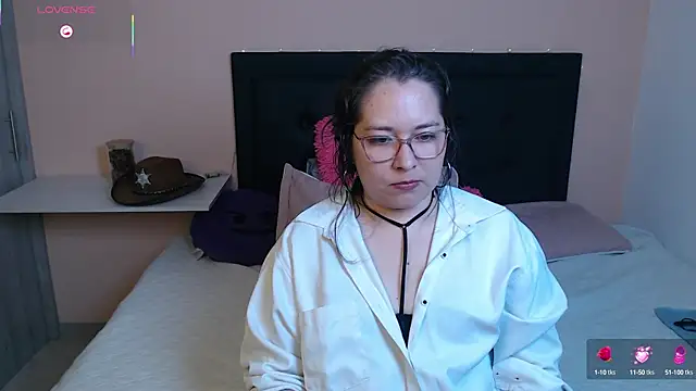 May Carlier online show from 21, 10, 2025