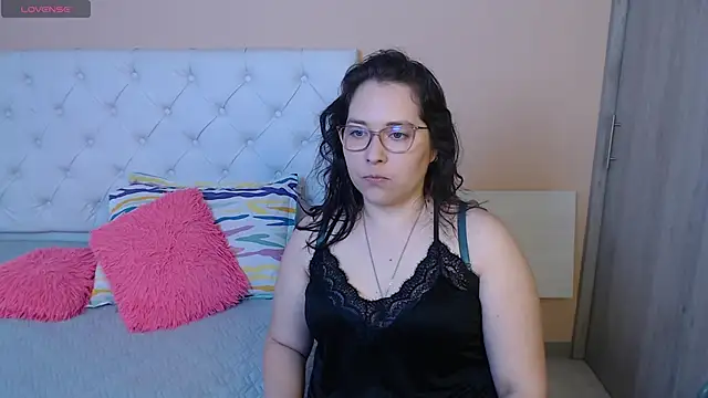 May Carlier online show from 5, 1, 2026