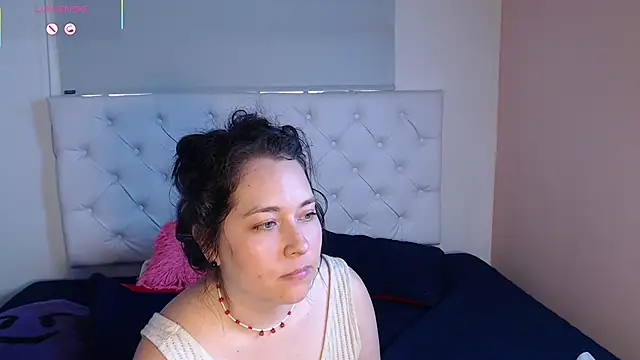 May Carlier online show from 6, 3, 2026