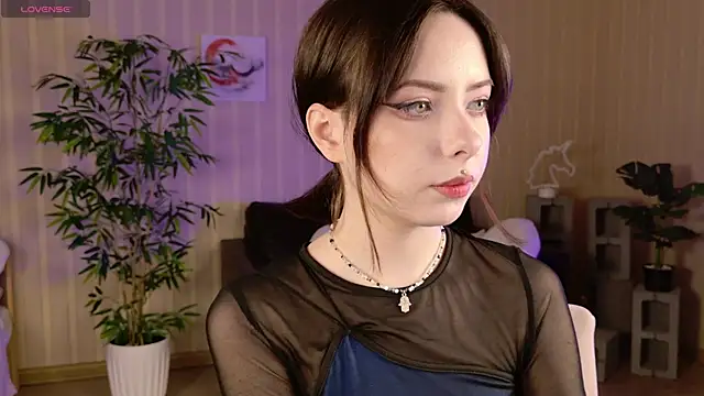 Lazzy Lizzy online show from 14, 12, 2024