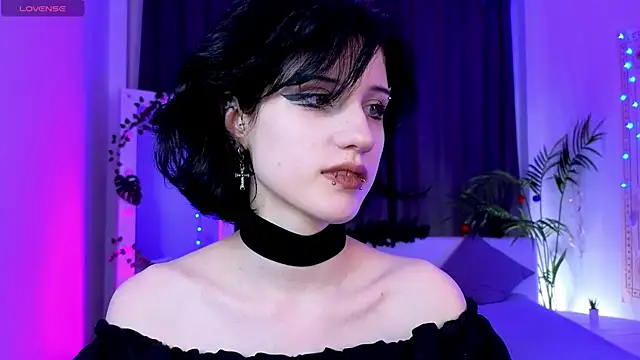 dark vamp  online show from 25, 12, 2024