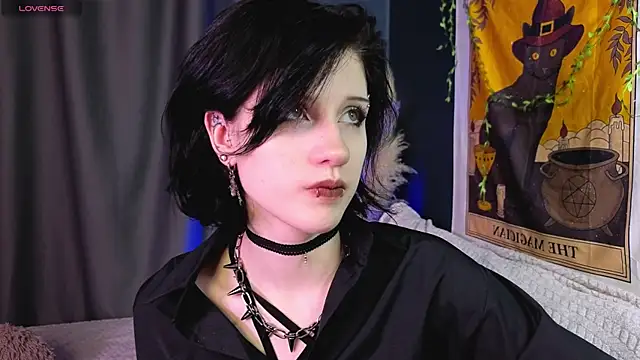 dark vamp  online show from 23, 1, 2025