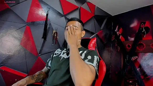 Hana and Zeta online show from 8, 10, 2025