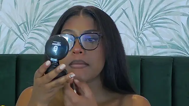VanessaGlenn online show from 28, 1, 2025