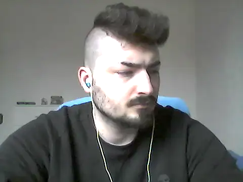 Snapshot of Hkl95555 chatting on 18, 11, 2025 Hkl95555 online show from 18, 11, 2025