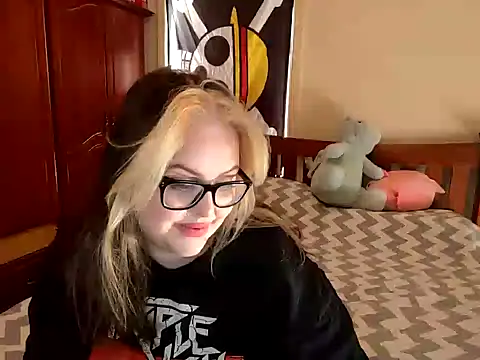 Snapshot of ChubbyBubs chatting on 12, 1, 2025 ChubbyBubs online show from 12, 1, 2025