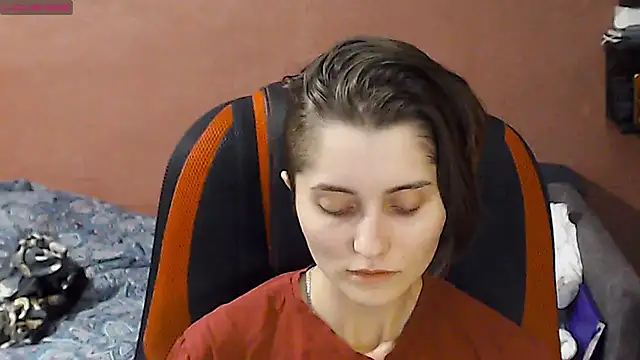 womanstrong78 online show from 27, 2, 2025