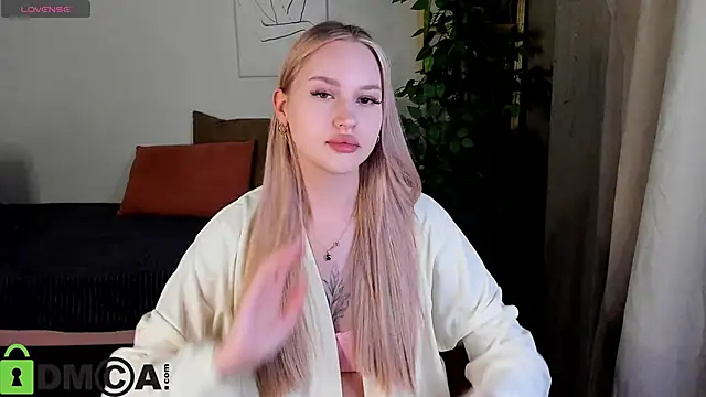 Carol  Cox online show from 12, 11, 2025