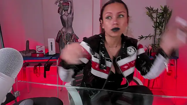 lilith-deveraux online show from 30, 1, 2025
