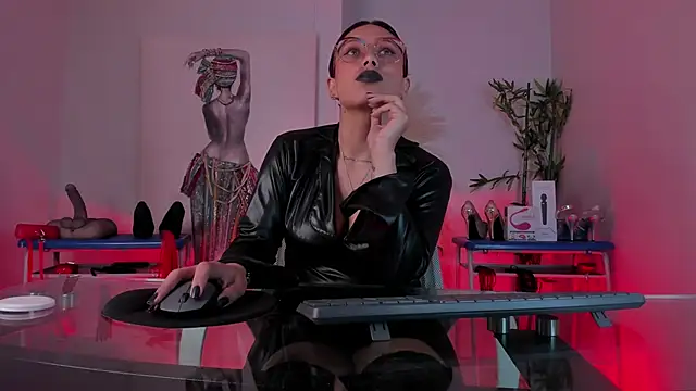 lilith-deveraux online show from 4, 2, 2025