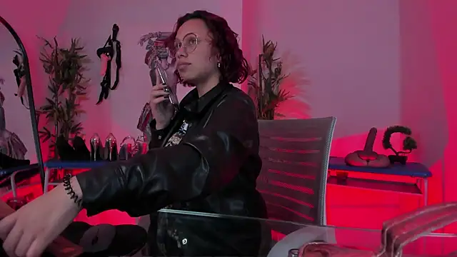 lilith-deveraux online show from 10, 2, 2025