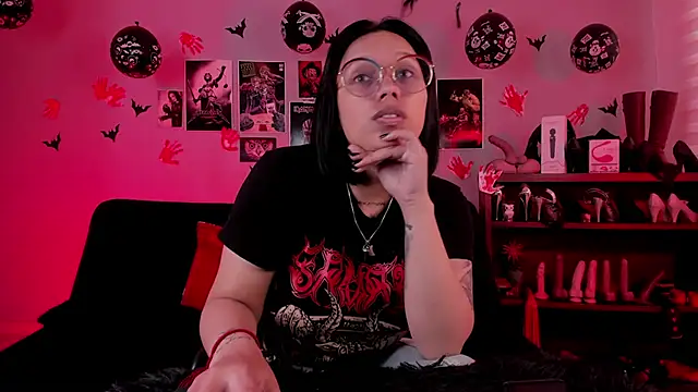 lilith-deveraux online show from 18, 11, 2025