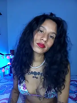 Snapshot of Karii-R chatting on 4, 12, 2024 Karii-R online show from 4, 12, 2024