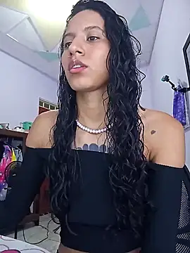 Snapshot of Karii-R chatting on 14, 1, 2025 Karii-R online show from 14, 1, 2025