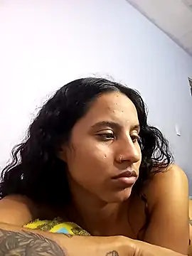 Snapshot of Karii-R chatting on 1, 3, 2025 Karii-R online show from 1, 3, 2025