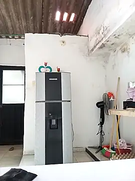 Snapshot of Karii-R chatting on 23, 9, 2025 Karii-R online show from 23, 9, 2025