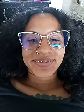 Snapshot of Karii-R chatting on 12, 11, 2025 Karii-R online show from 12, 11, 2025