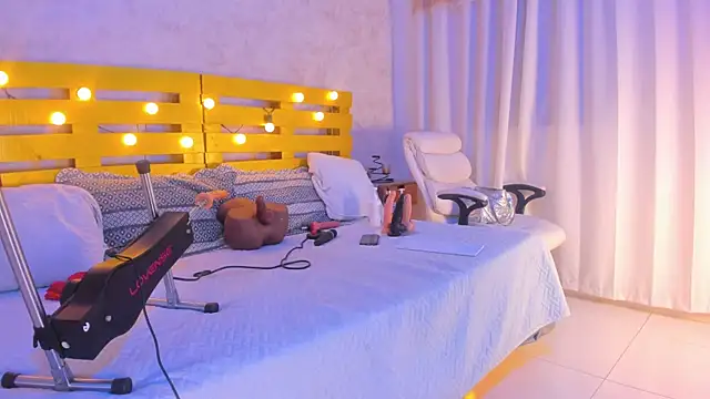 Snapshot of Rubi_Love_ chatting on 25, 11, 2025 Rubi Love online show from 25, 11, 2025