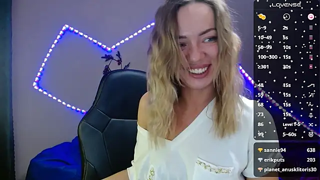 Snapshot of Daria_Spring chatting on 18, 2, 2025 Daria Spring online show from 18, 2, 2025