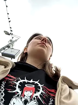 UnaMiuMiu online show from 6, 10, 2025