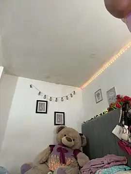 Snapshot of salomegalesoxxx chatting on 13, 11, 2025 salomegalesoxxx online show from 13, 11, 2025