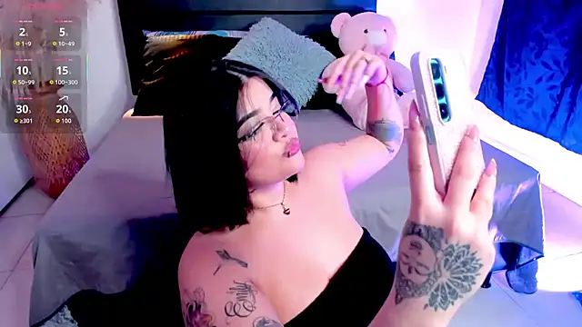 Snapshot of _ValeryStone_ chatting on 13, 11, 2025 ValeryStone online show from 13, 11, 2025