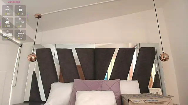 Milkdulce1 online show from 25, 10, 2025