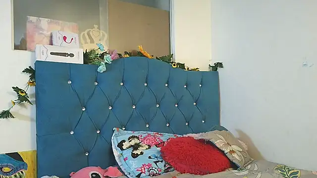 Milkdulce1 online show from 20, 12, 2025