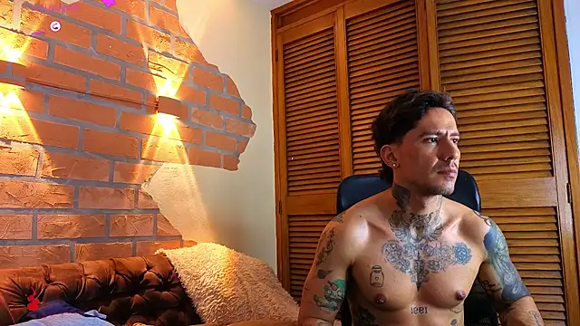 Snapshot of Dylanstonne chatting on 17, 12, 2025 Dylanstonne online show from 17, 12, 2025