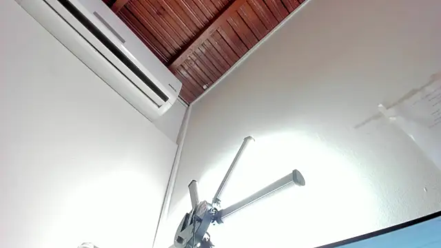 Snapshot of Aleja_arango1 chatting on 15, 10, 2025 Aleja arango1 online show from 15, 10, 2025