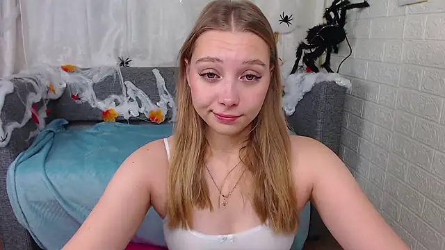 Snapshot of bellaa_love_ chatting on 15, 10, 2025 bellaa love online show from 15, 10, 2025